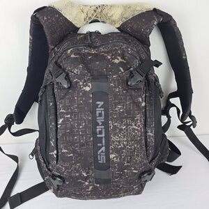 Vintage Salomon- Super Park Winter Snow Hiking Skiing Board Backpack 23L